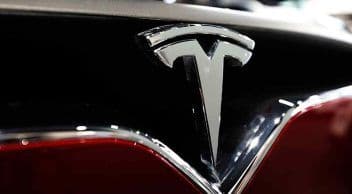 Tesla Modellerine Türkçe Dil Desteği Gönderilmeye Başlandı