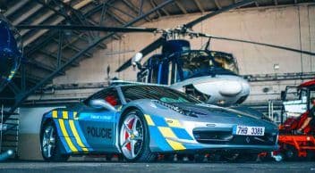 Suçlulardan Alınan Ferrari, Polisin Hizmetine Verildi