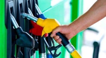Benzine İndirim Geldi: Benzin Fiyatları ne Kadar Oldu?