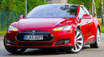 Bataryası Biten Tesla Model S’in Sahibinden Rekor Değişim Ücreti Talep Ediliyor