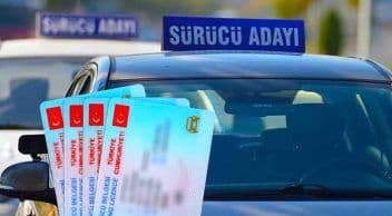 Süre Uzatıldı Peki Fiyat Değişecek Mi? Ehliyet Yenileme Ücreti Açıklaması