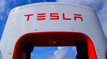 Tesla Üçüncü Çeyrekte Rekor Gelir Elde Etti