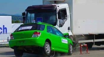 Dünyanın İlk Kadın Sürücü Çarpışma Mankeni Test Edildi