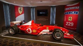 F1 Pilotu Michael Schumacher’in Şampiyon Olduğu Araç, Rekor Fiyata Satıldı